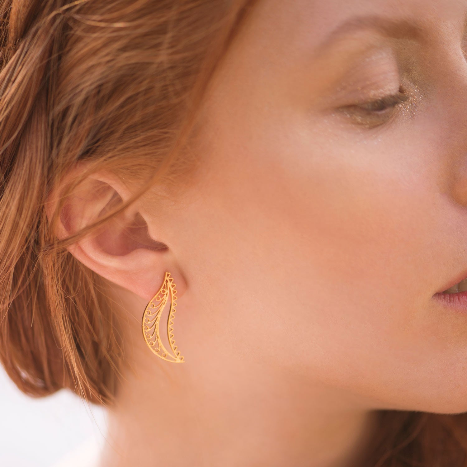 Pendientes de Filigrana Momposina en plata chapados en oro de 24 kilates. Filigree Jewelry. #IAMDAILA.