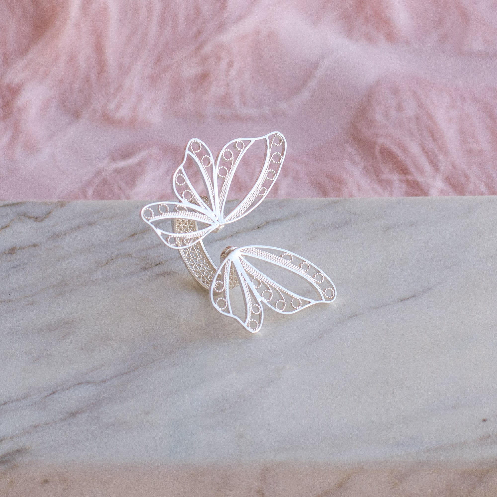 Anillo Asimétrico de Mariposa en Filigrana de Mompox