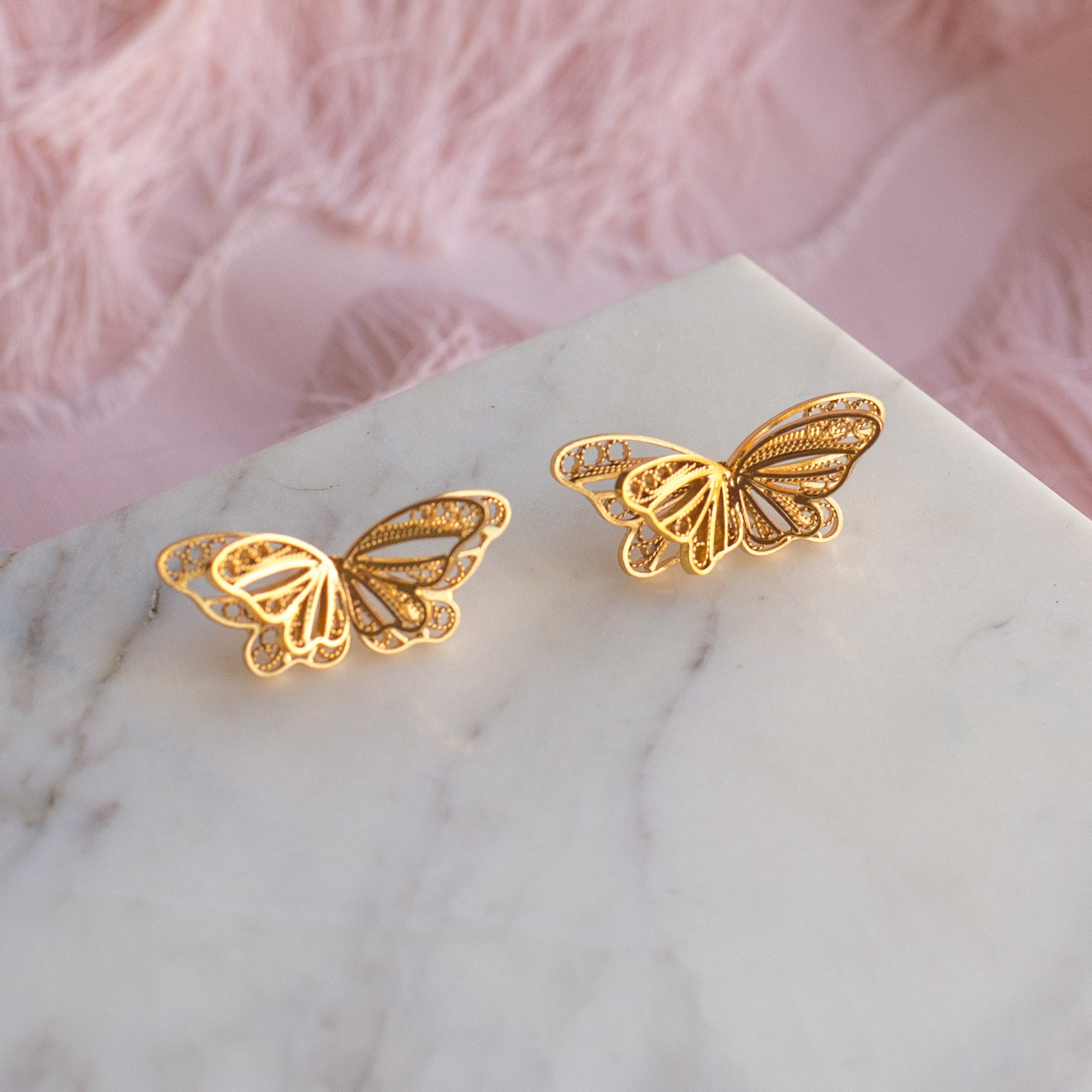 Pendientes botón Dos Mariposas en Filigrana