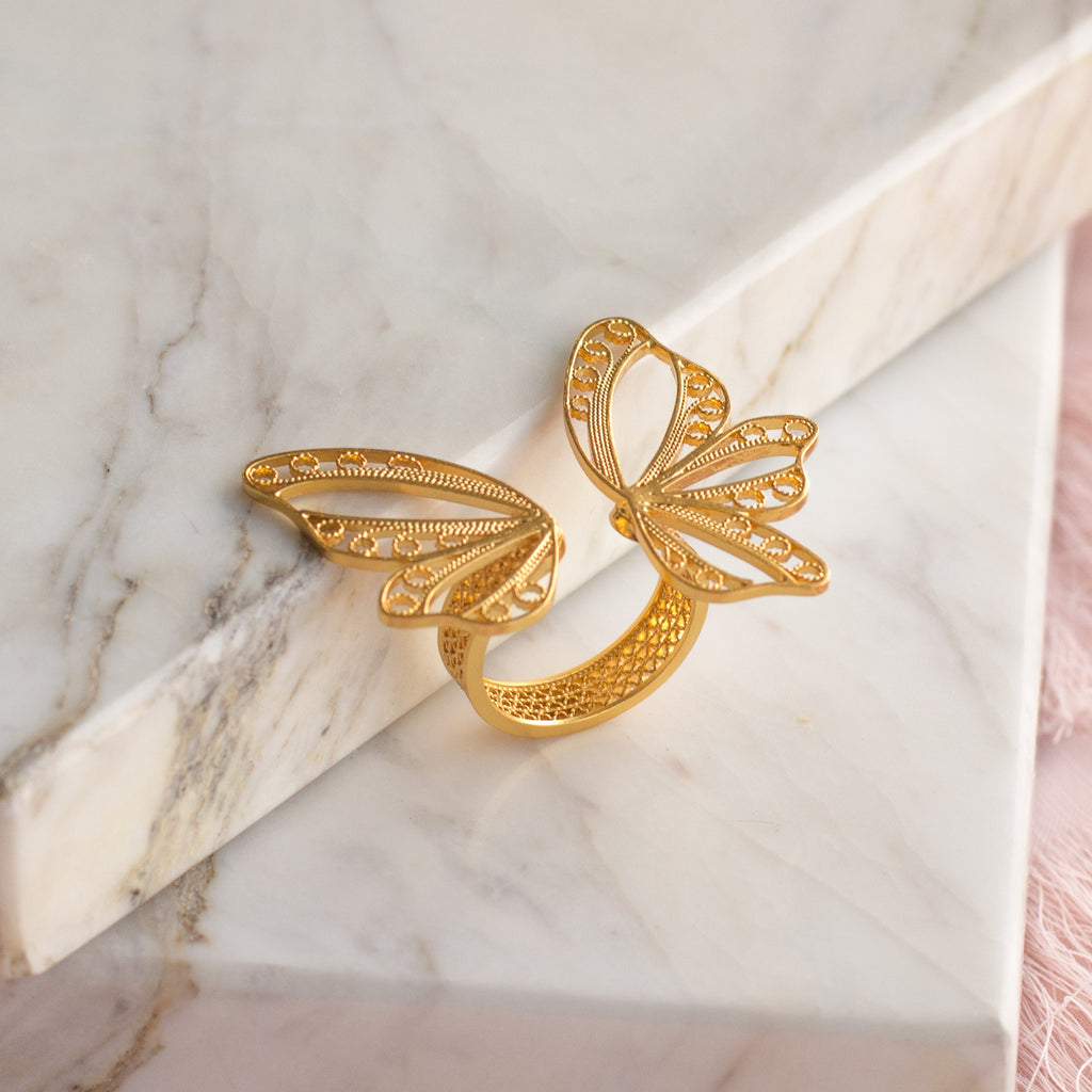 Anillo Asimétrico de Mariposa en Filigrana de Mompox