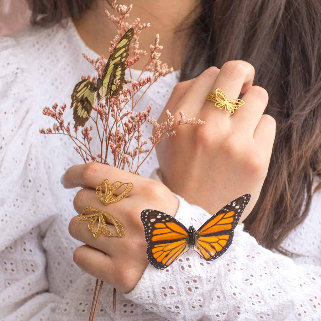 Anillo Asimétrico de Mariposa en Filigrana de Mompox