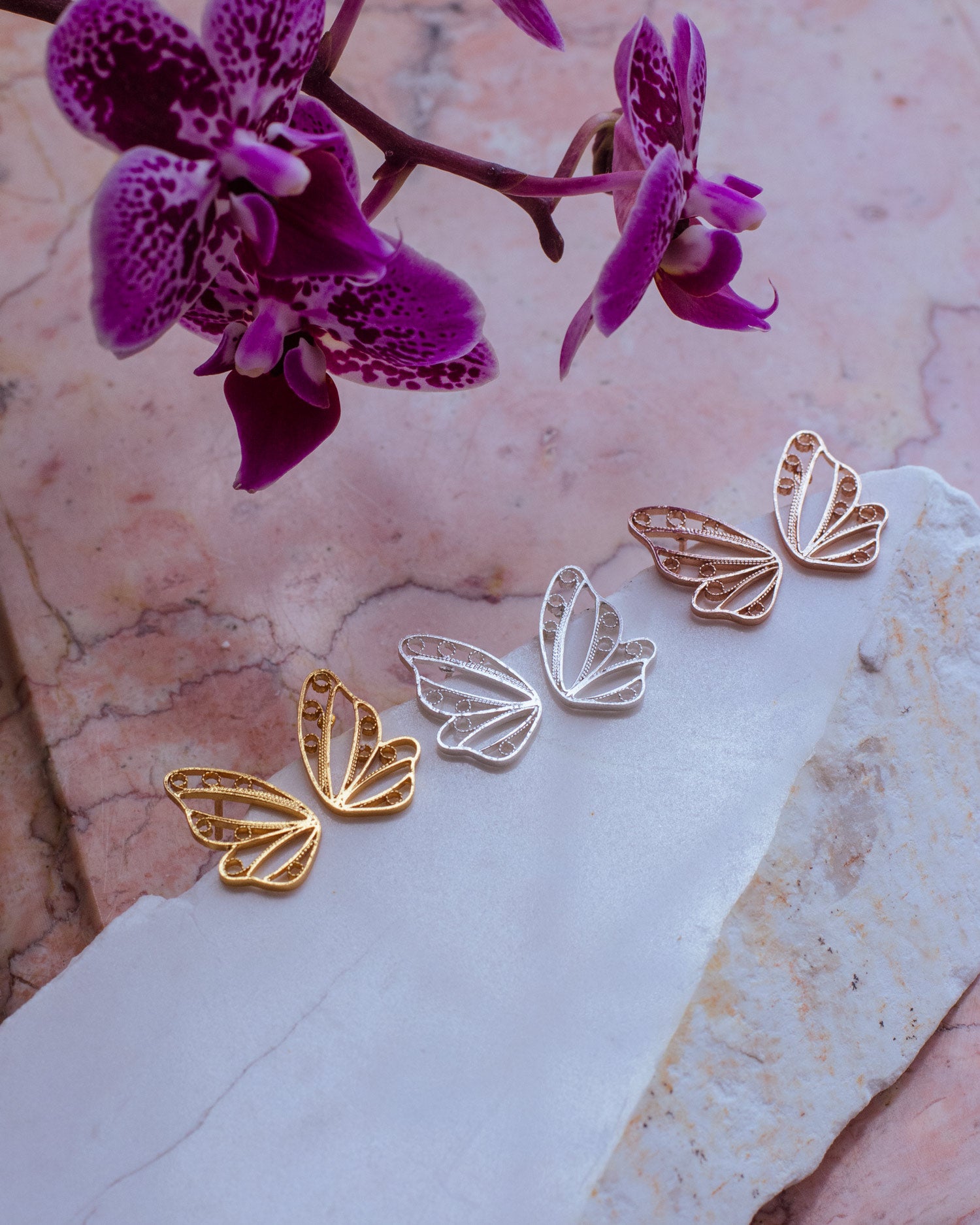 Pendientes botón Media Mariposa en Filigrana de Mompox