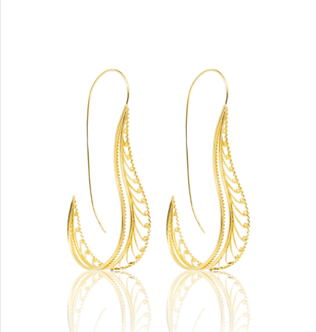 Pendientes de filigrana momposina en plata chapados en oro de 24 kilates. Parte de la colección FW'19 ELYSIA,Filigree Jewelry. #IAMDAILA