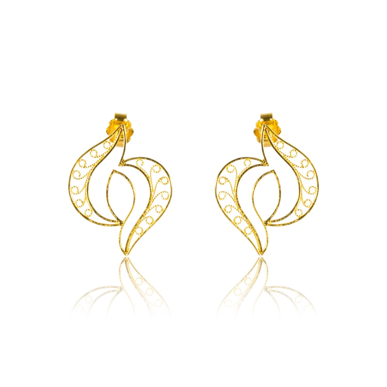 Pendientes de Filigrana Momposina en plata chapados en oro de 24 kilates. Filigree Jewelry #IAMDAILA