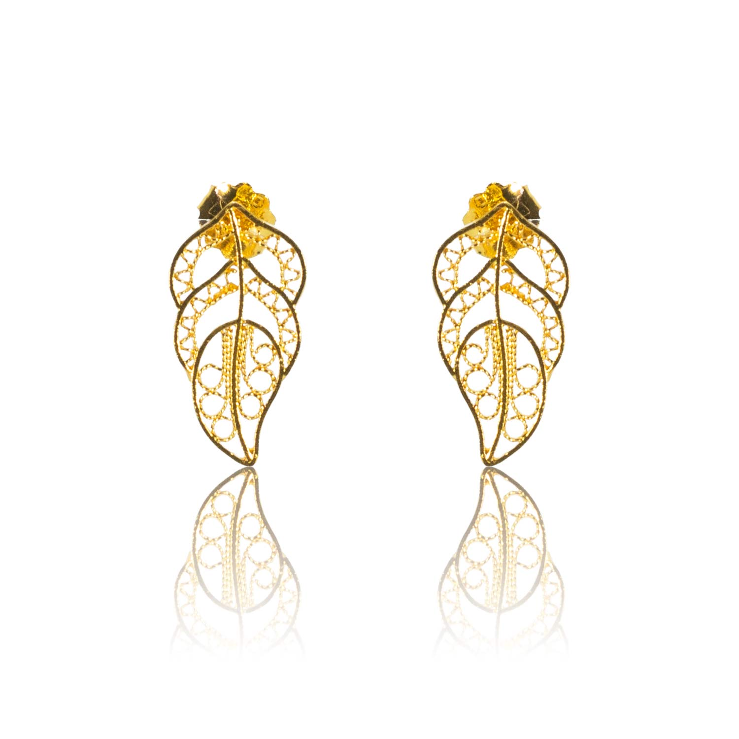 Pendientes en filigrana momposina elaborados en plata 9.80 con chapado en oro de 24 kilates u oro rosado y protección en laca cataforética