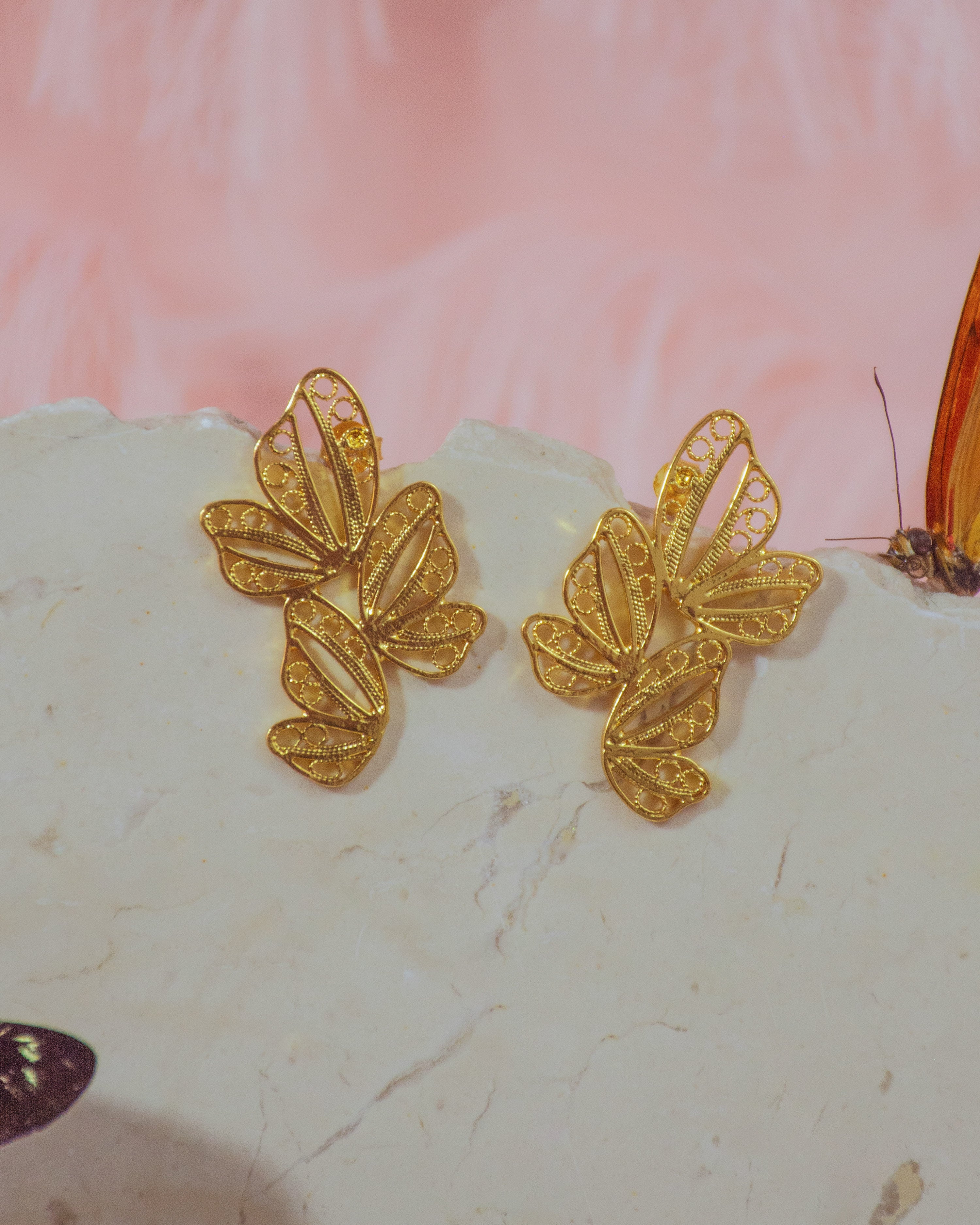 Pendientes Mini Percha Mariposa Alada en Filigrana